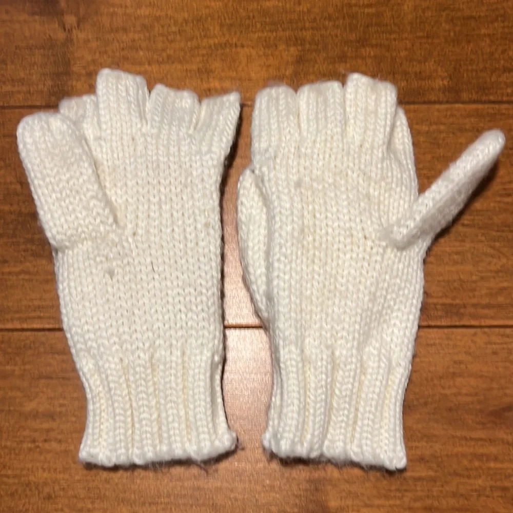 Winter white gloves mittens cable knit